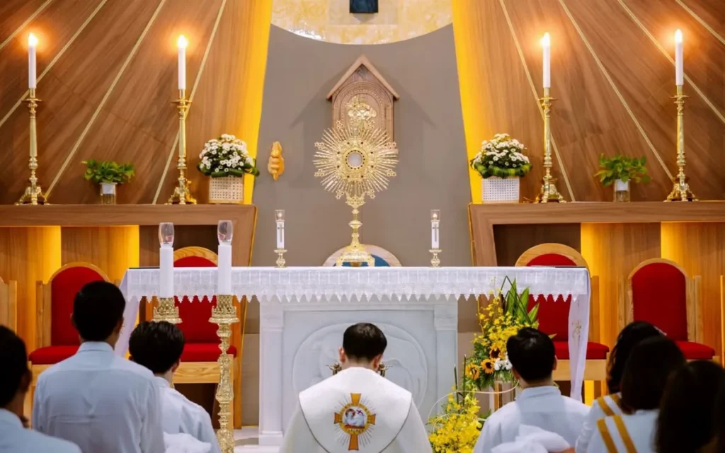 Święta narodowe a liturgia - kiedy modlić się za Polskę?