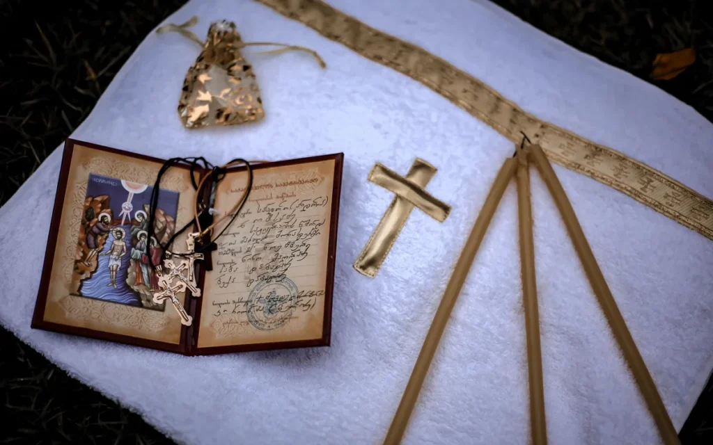 Jakie symbole chrztu świętego mają znaczenie?