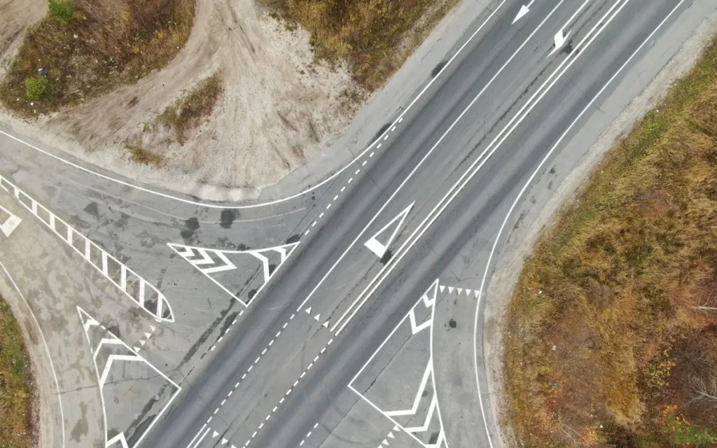 Bezpieczeństwo trasy procesji - jak mocować dekoracje?
